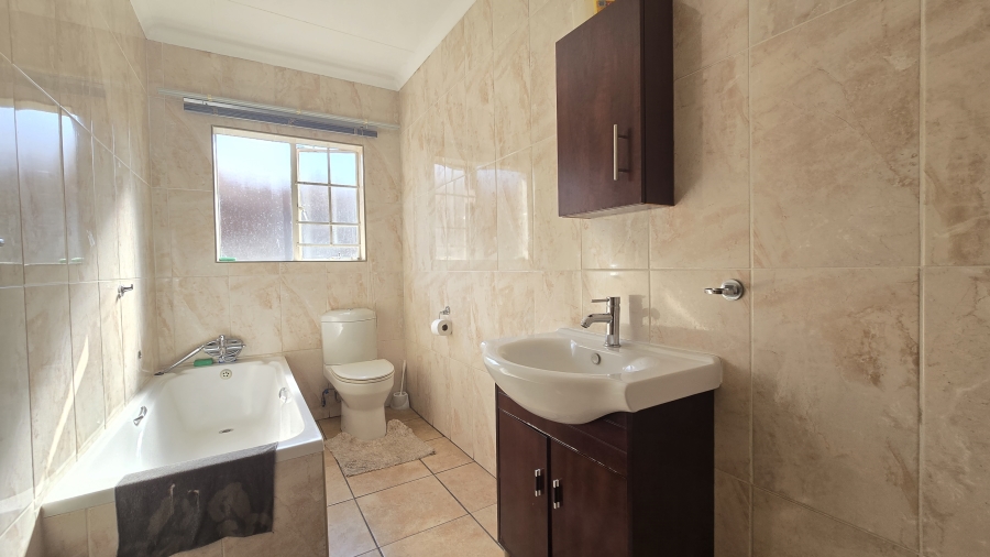 3 Bedroom Property for Sale in Waterval East North West